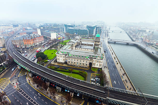 dublin-centro da cidade - dublin ireland custom house famous place republic of ireland - fotografias e filmes do acervo