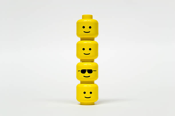 lego мини-фигуры головки - toy figurine plastic editorial стоковые фото и изображения