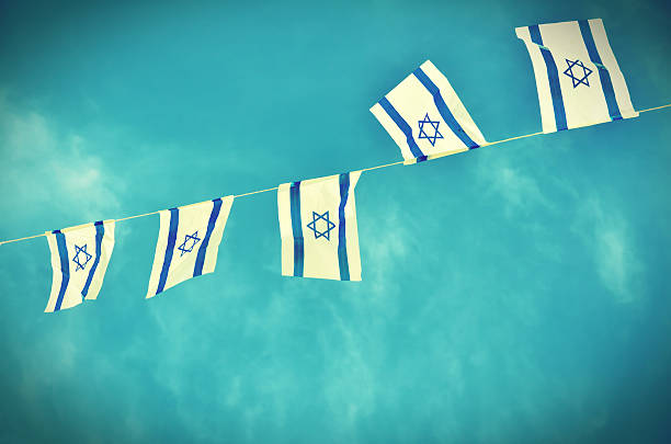 istock Israel Flag chain on Independence Day - vintage effect 464736766