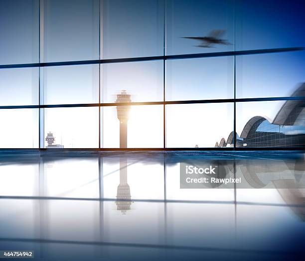 Gruppe Menschen Flughafen Geschäftsreisen Kommunikation Konzept Stockfoto und mehr Bilder von Flughafen-Kontrollturm