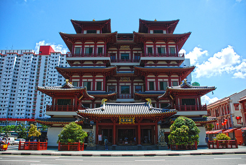 Singapore – July 11, 2010: The Buddha Tooth Relic Temple is a beautiful Chinese temple in Chinatown. 