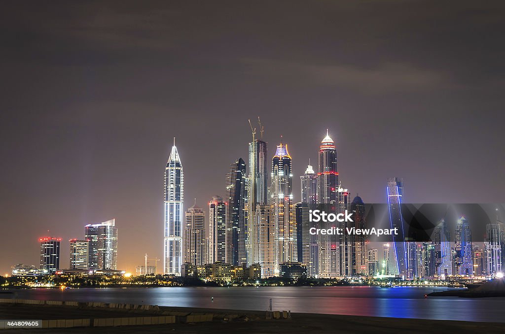 Marina de Dubai horizonte por la noche - Foto de stock de Noche libre de derechos