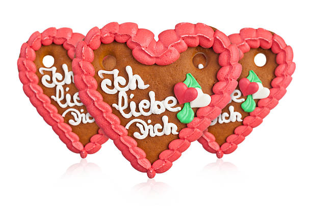 istock Lebkuchenherzen gingerbread Heart cookie 464821889