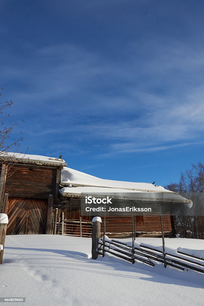 Old barn im Winter in traditionellen Schweden - Lizenzfrei 2015 Stock-Foto