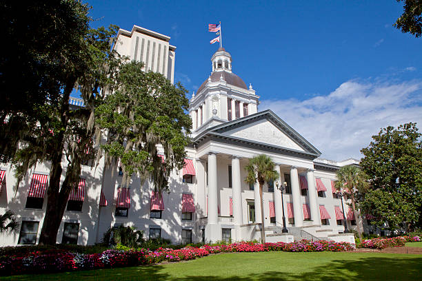view of the florida stare capitol in tallahassee - florida stok fotoğraflar ve resimler