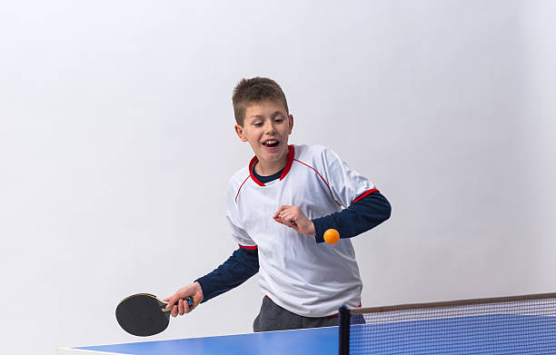 卓球台 - tennis indoors sport leisure games ストックフォトと画像