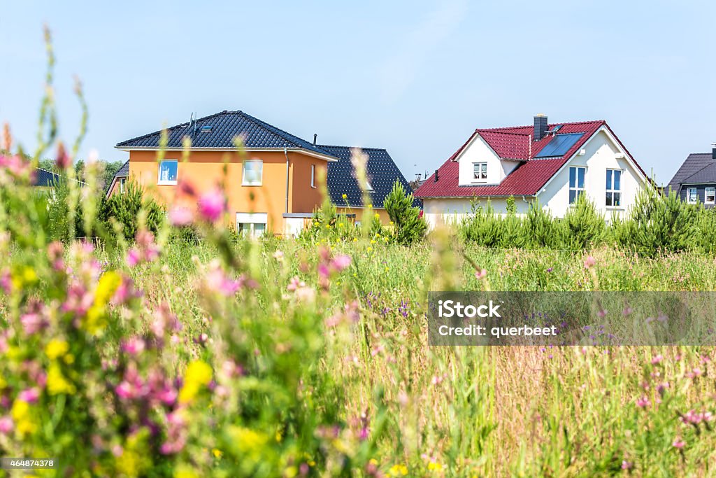 Residential Apartments mit Garten - Lizenzfrei Wiese Stock-Foto