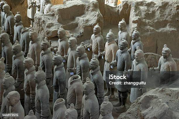 Guerrieri Di Terracotta Di Xian Cina - Fotografie stock e altre immagini di Ambientazione interna - Ambientazione interna, Antico - Condizione, Antico - Vecchio stile