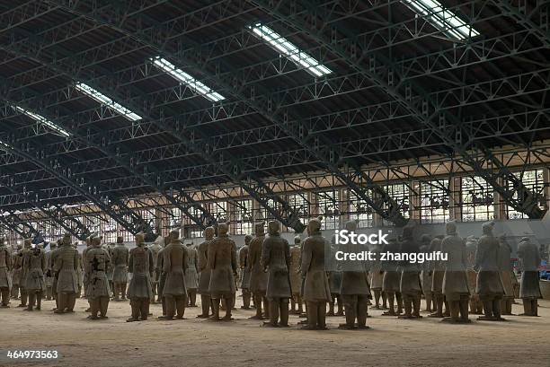 Terracota Warriors En Xian China Foto de stock y más banco de imágenes de Anticuado - Anticuado, Antigualla, Antiguo