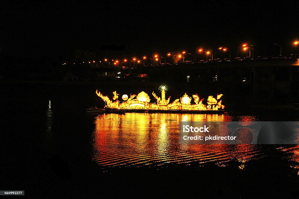 festival de Barcos em Isan iluminado - Foto de stock de Amarelo royalty-free