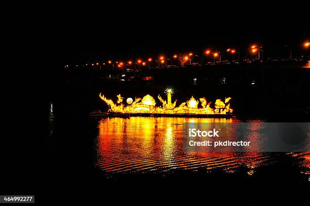 Foto de Festival De Barcos Em Isan Iluminado e mais fotos de stock de Amarelo - Amarelo, Atividade Recreativa, Azul