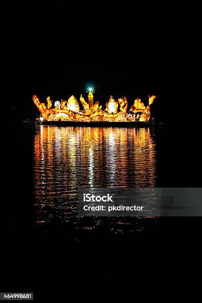 Foto de Festival De Barcos Em Isan Iluminado e mais fotos de stock de Amarelo - Amarelo, Atividade Recreativa, Azul