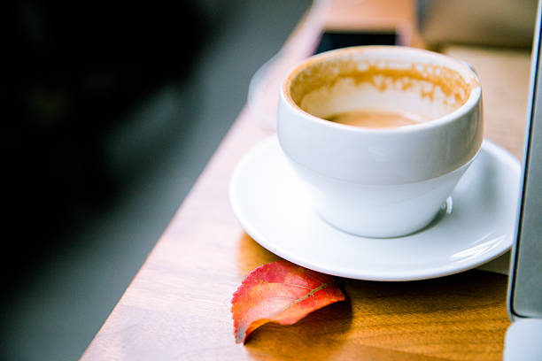 de tempo relaxante - coffee hot drink cup teaspoon - fotografias e filmes do acervo