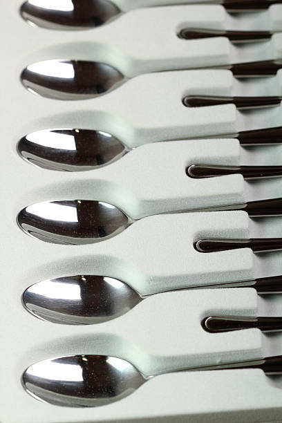 一連のスプーンのティー＆コーヒー - teaspoon tablespoon silver spoon ストックフォトと画像