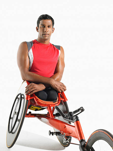 retrato de cycler parapléjico - physical impairment athlete sports race wheelchair fotografías e imágenes de stock
