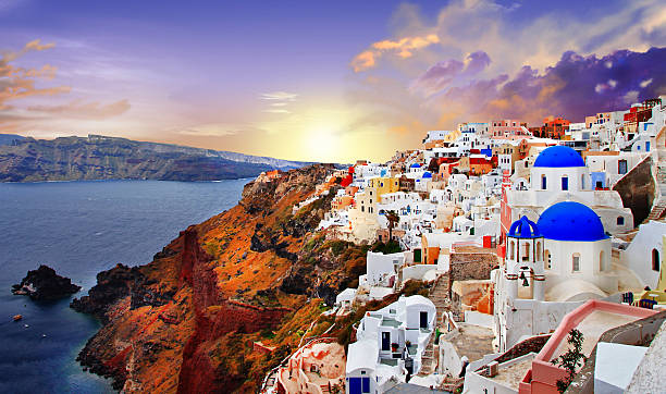 サントリーニ、greeke - santorini greece oia sunset ストックフォトと画像