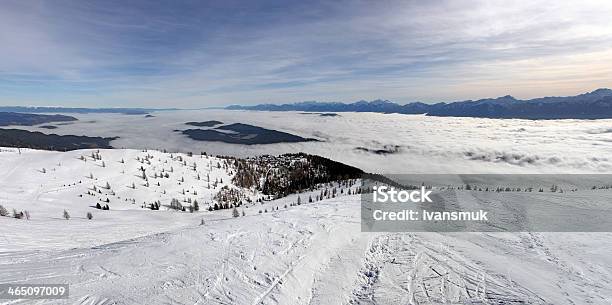 Panoramiczny Widok Na Góry Zimą - zdjęcia stockowe i więcej obrazów Alpy - Alpy, Alpy Julijskie, Austria