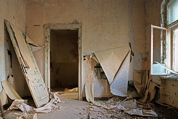 istock Abandoned home interior with demolished fixtures 465101650