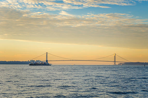 istock Verrazano Bridge at Dawn 465102122