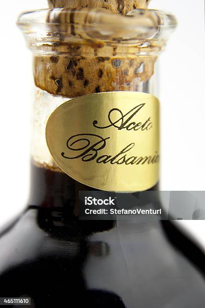 Foto de Tradicional Italiano Vinagre Balsâmico Isolado No Branco Backgroun e mais fotos de stock de 2015