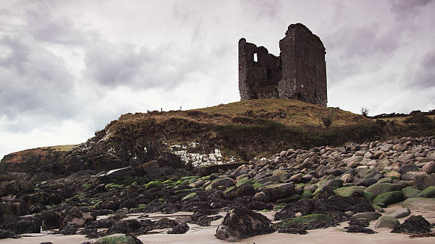 istock Minard Castle Ruins at Dingle Pensinula Coast 465118830