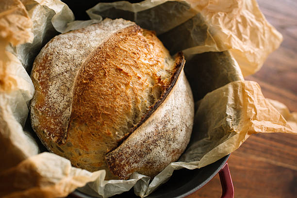 sourdogh домашний хлеб - soda bread bread brown bread loaf of bread стоковые фото и изображения