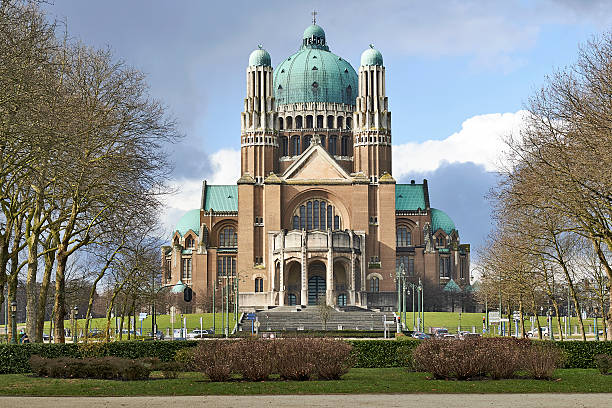 national basilique du sacré cœur de bruxelles - brussels basilica photos et images de collection