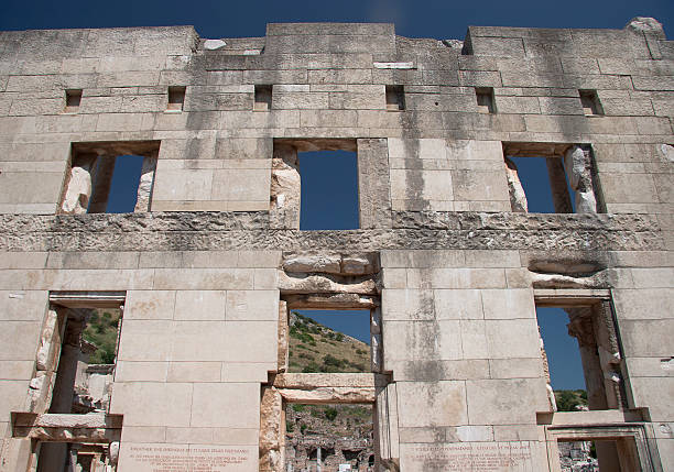 старый город эфес. турция - ephesus greek culture temple greece стоковые фото и изображения