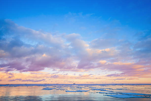 istock Winter coastal landscape with ice fragments 465143574