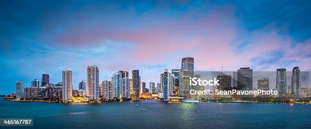 Horizonte De Miami Foto de stock y más banco de imágenes de Miami - Miami, Panorama urbano, Ciudad