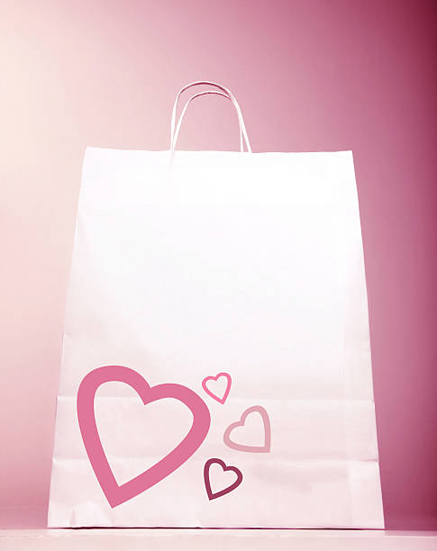 istock Shopping bag with heart 465173015