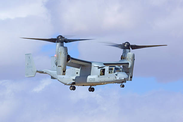 bell-boeing v-22 osprey helikopterem loty w 2015 r., yuma pokaż samolotowy - helicopter boeing marines military zdjęcia i obrazy z banku zdjęć