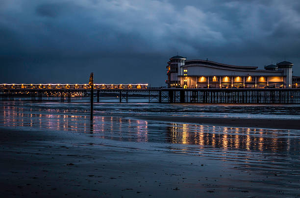 istock weston super mare pier at night colour image 465297304