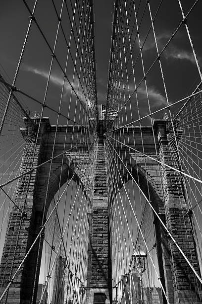 ponte di brooklyn, new york - new york state new york city vanishing point national landmark foto e immagini stock