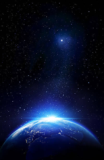 blue lever du soleil et les étoiles, vue de la terre depuis l'espace - earth globe space planet photos et images de collection