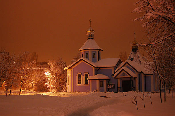 istock Ortodoxe church in snow 465325916
