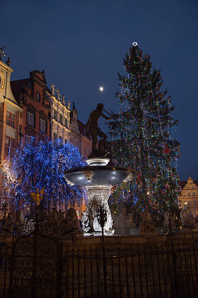 istock Neptune fountain in Gdansk 465326491