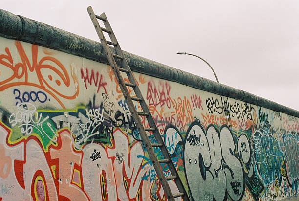 BERLIN WALL The Berlin Wall a rainy day. cold war photos stock pictures, royalty-free photos & images