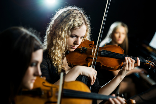Trio female orchestra.