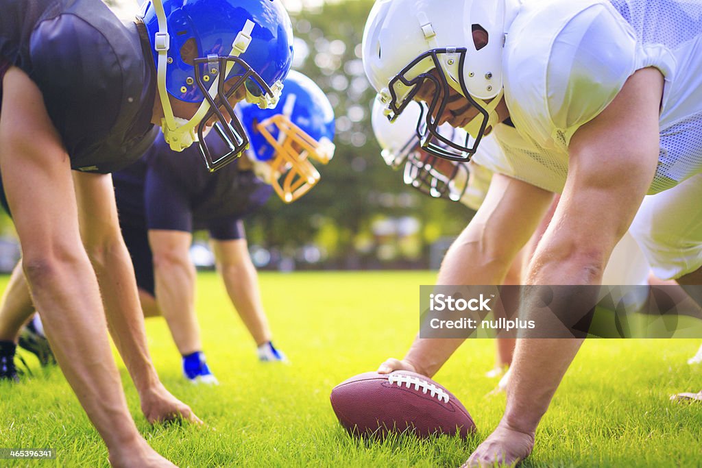 american-football-Spieler, die sich gegenüberstehen - Lizenzfrei Line of Scrimmage Stock-Foto