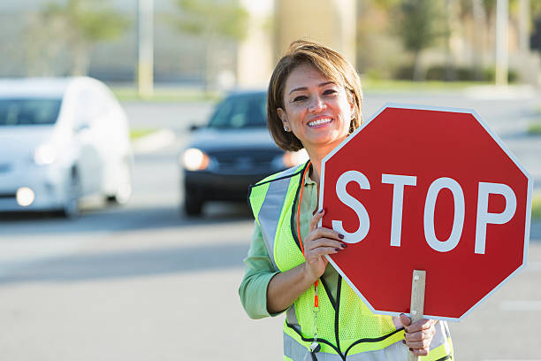crossing guard - education sign school crossing sign crossing stock-fotos und bilder