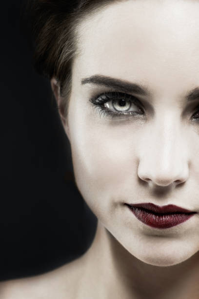 istock Do I scare you or entice you? 465417287