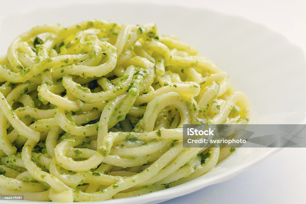 Espaguete com molho pesto - Foto de stock de Pesto royalty-free