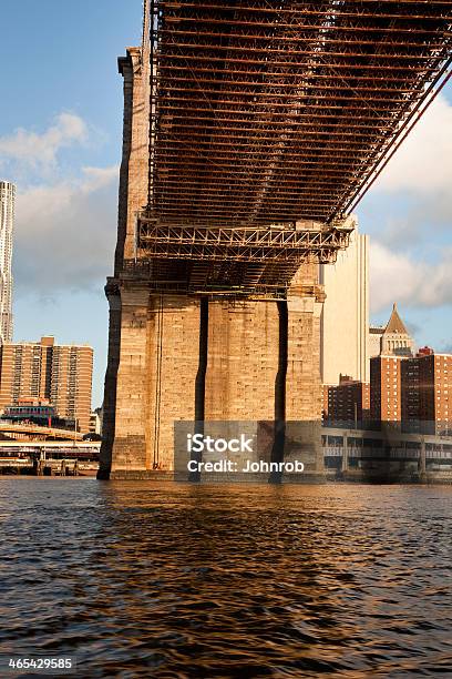 Poniżej Brooklyn Bridge - zdjęcia stockowe i więcej obrazów Most Brookliński - Most Brookliński, Poniżej, Bez ludzi