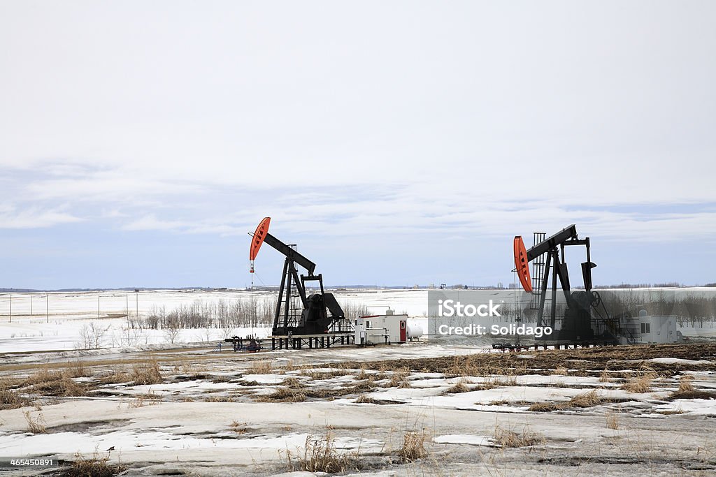 Terras agrícolas no inverno com Bomba Petrolífera Jacks - Royalty-free Agricultura Foto de stock