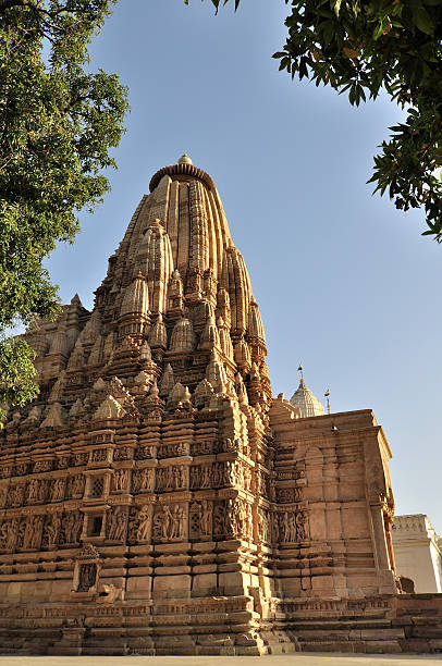 eestern świątyń khajuraho, madya pradesh, indie. - khajuraho india indian culture temple zdjęcia i obrazy z banku zdjęć