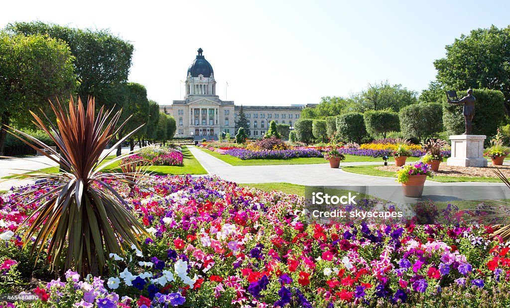 Queen Elizabeth II Gardens at Saskatchewan Legislative Building The Queen Elizabeth II Gardens in front of the Saskatchewan Legislative Building in Regina, Saskatchewan, Canada Regina - Saskatchewan Stock Photo