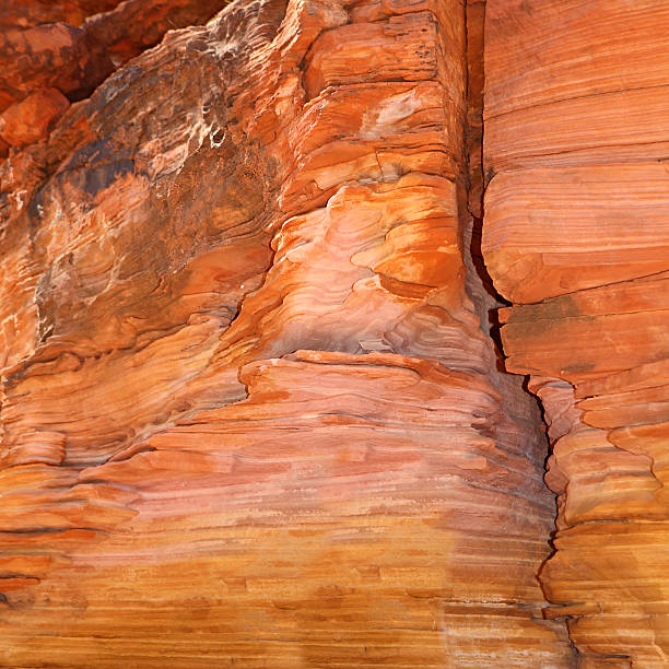 rochas no kings canyon, austrália - watarrka national park - fotografias e filmes do acervo