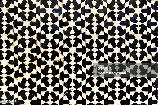 Mosaico Árabe En Medina De Fes Marruecos Foto de stock y más banco de imágenes de Marruecos - Marruecos, Patrones visuales, Baldosa