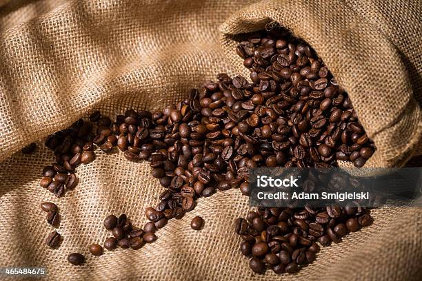 袋にコーヒー豆 - アウトフォーカスのストックフォトや画像を多数ご用意 - アウトフォーカス, エスプレッソ, カフェイン